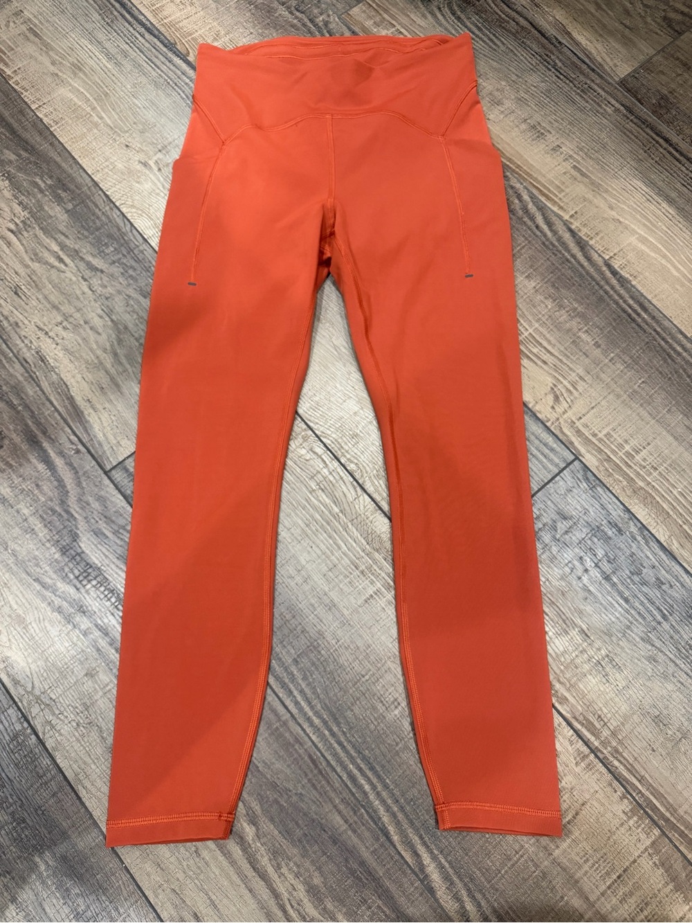 LULULEMON Leggings rust color (NWOT)